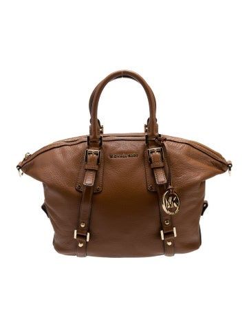 Luxurious leather carryall